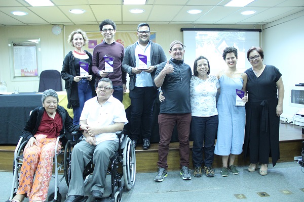 Entrega dos troféus às(aos) premiadas(os) do concurso fotográfico